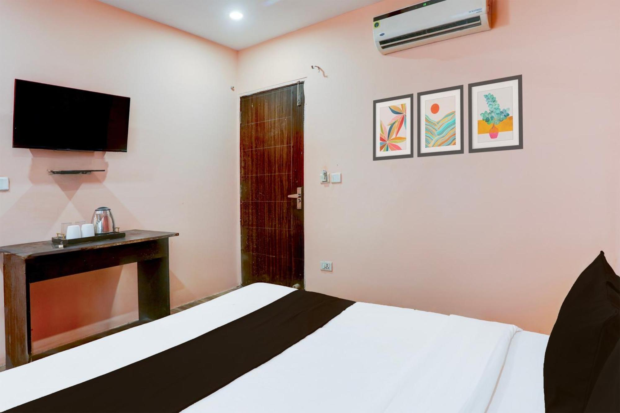 Super Hotel O S J Residency Delhi  Bagian luar foto