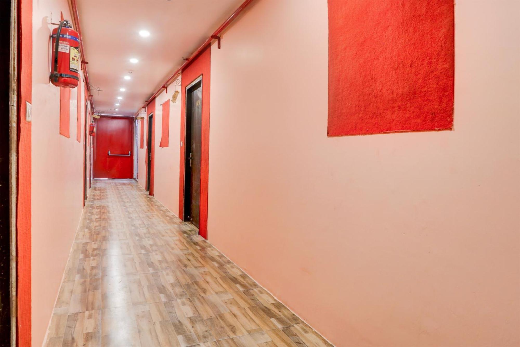 Super Hotel O S J Residency Delhi  Bagian luar foto