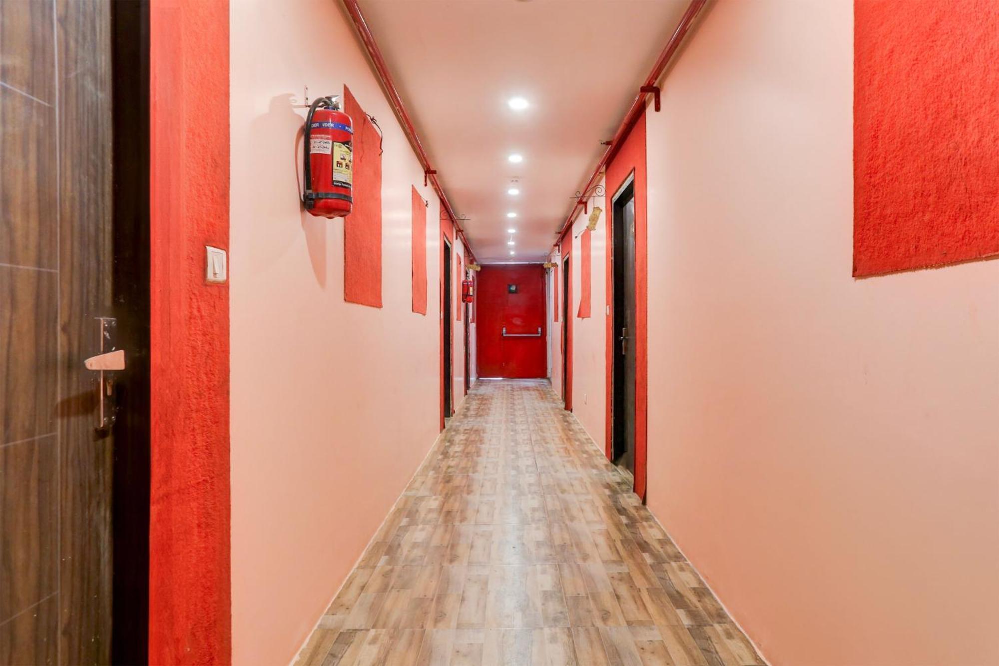 Super Hotel O S J Residency Delhi  Bagian luar foto